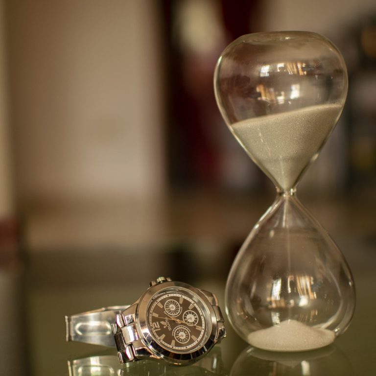 hourglass-4955799_1920