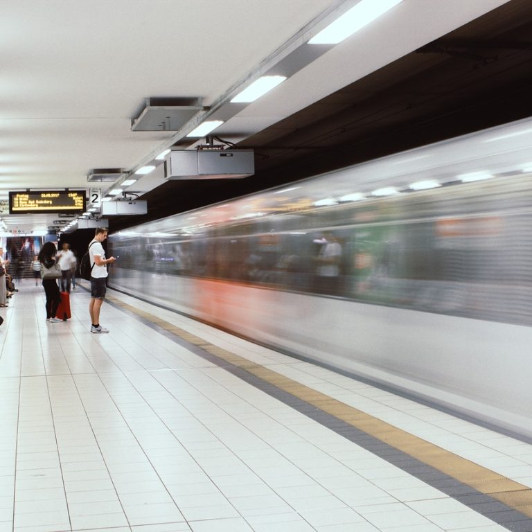 subway-g3cdd4fda0_1280