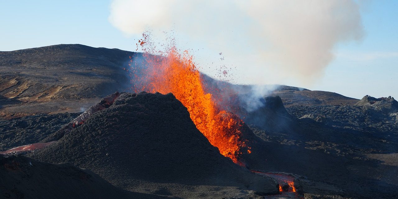 volcano-ga3816b444_1280