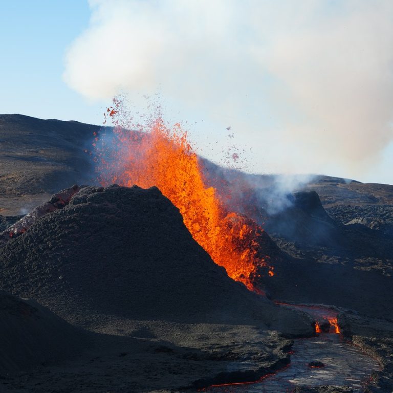 volcano-ga3816b444_1280